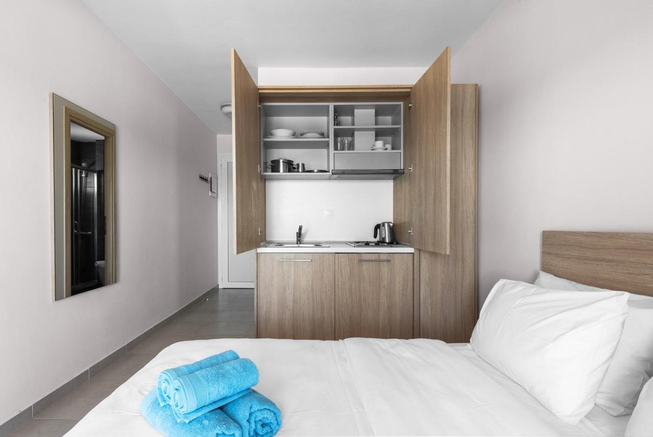 Blue Flag, Nilie Hospitality Mgmt Apartment Olympiaki Akti Exterior photo