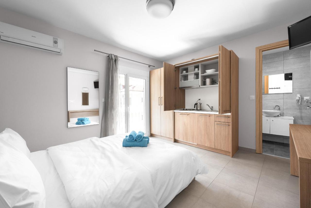 Blue Flag, Nilie Hospitality Mgmt Apartment Olympiaki Akti Exterior photo