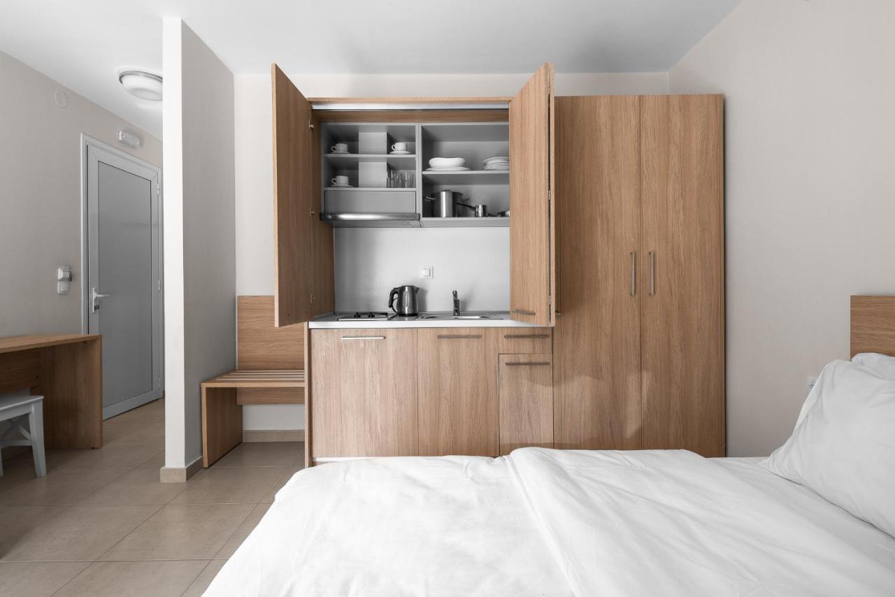 Blue Flag, Nilie Hospitality Mgmt Apartment Olympiaki Akti Exterior photo